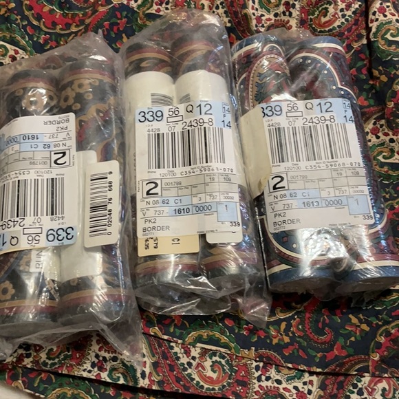 JCPenney Valances & matching Wallpaper Border - Picture 3 of 6